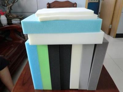 了解沙發(fā)海綿的種類，讓你挑起沙發(fā)來得心應(yīng)手。