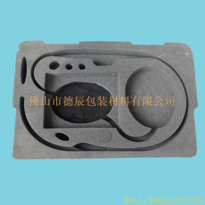 海綿內(nèi)托對(duì)各行各業(yè)產(chǎn)品起到絕緣、密封、防震、防塵、填充、隔音、固定，能夠保護(hù)包裝產(chǎn)品在運(yùn)輸過程中安然無恙，起到保護(hù)產(chǎn)品的一個(gè)作用，同時(shí)可以美化產(chǎn)品，提升產(chǎn)品檔次。