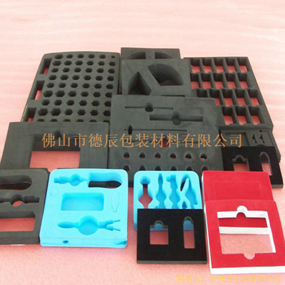 海綿包裝內(nèi)托是一種全新的包裝內(nèi)襯材料，其產(chǎn)品性能對(duì)比過去的紙質(zhì)內(nèi)襯。他的防潮性更好、減震性更強(qiáng)。產(chǎn)品本身也屬于環(huán)保材料擁有生物降解的特性，不會(huì)對(duì)地球環(huán)境造成二次損傷。目前在發(fā)達(dá)國家很多產(chǎn)品已從過去的紙質(zhì)內(nèi)襯向海綿包裝內(nèi)襯邁進(jìn)。